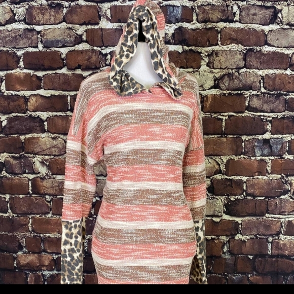 NWOT Stripe & Leopard Hoodie. XL - Picture 1 of 6